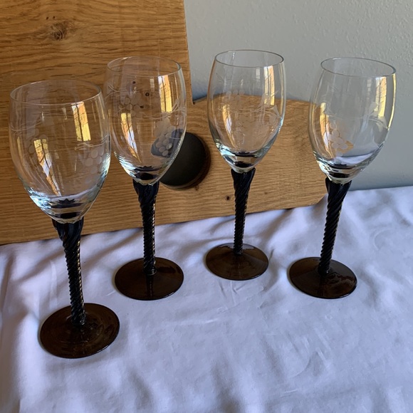 Vintage Etched and Colored Champagne Glasses (set of 4) - Picture 2 of 15